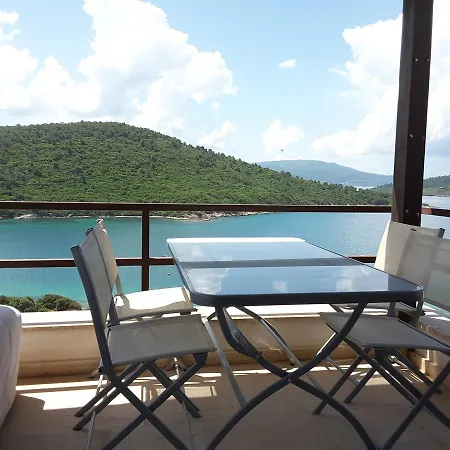 Luxury Waterfront With Private Beach Lägenhet *