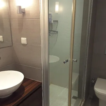 Luxury Waterfront With Private Beach Apartmán *